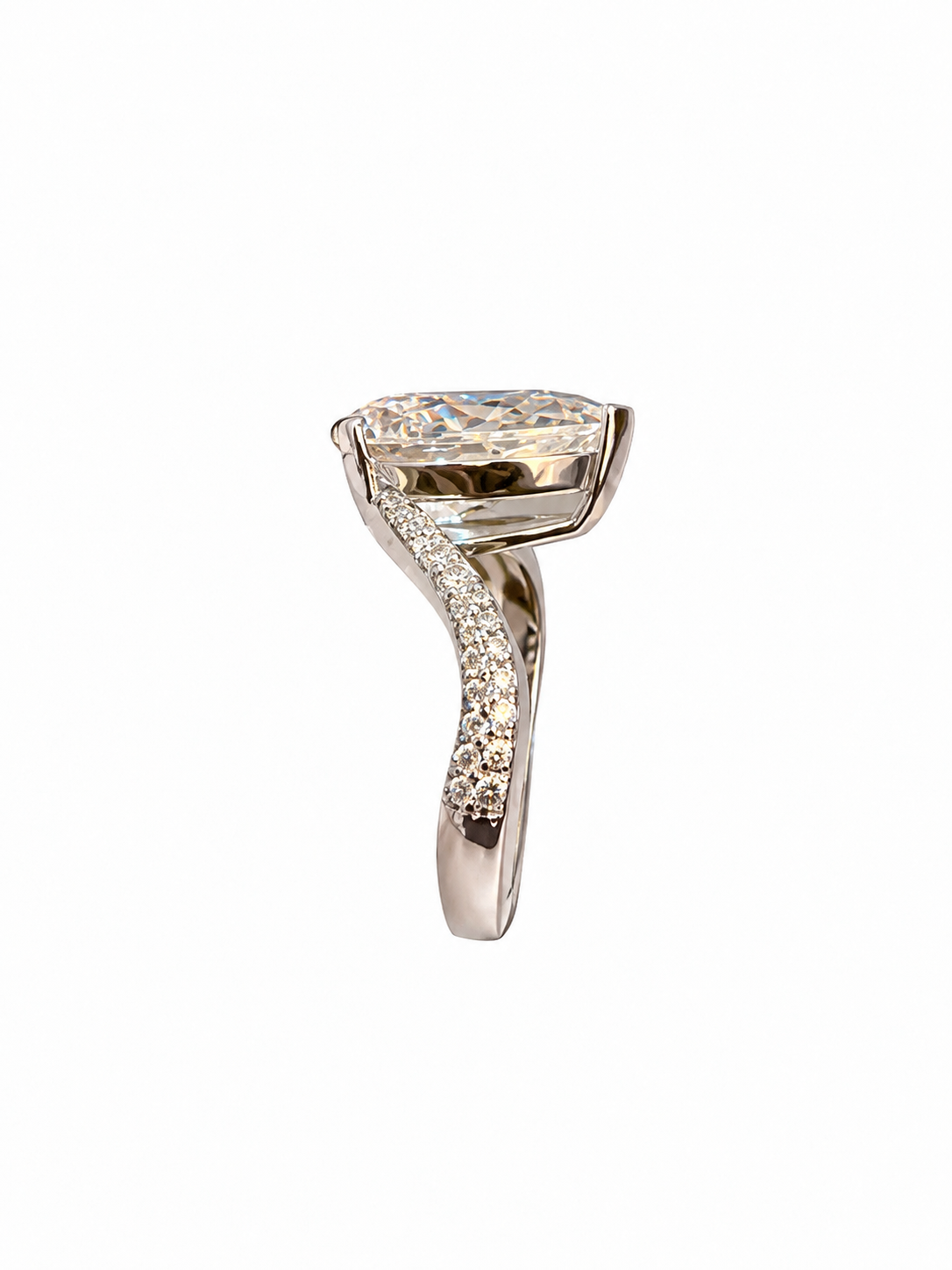 Anillo Solitario Pera Moissanita