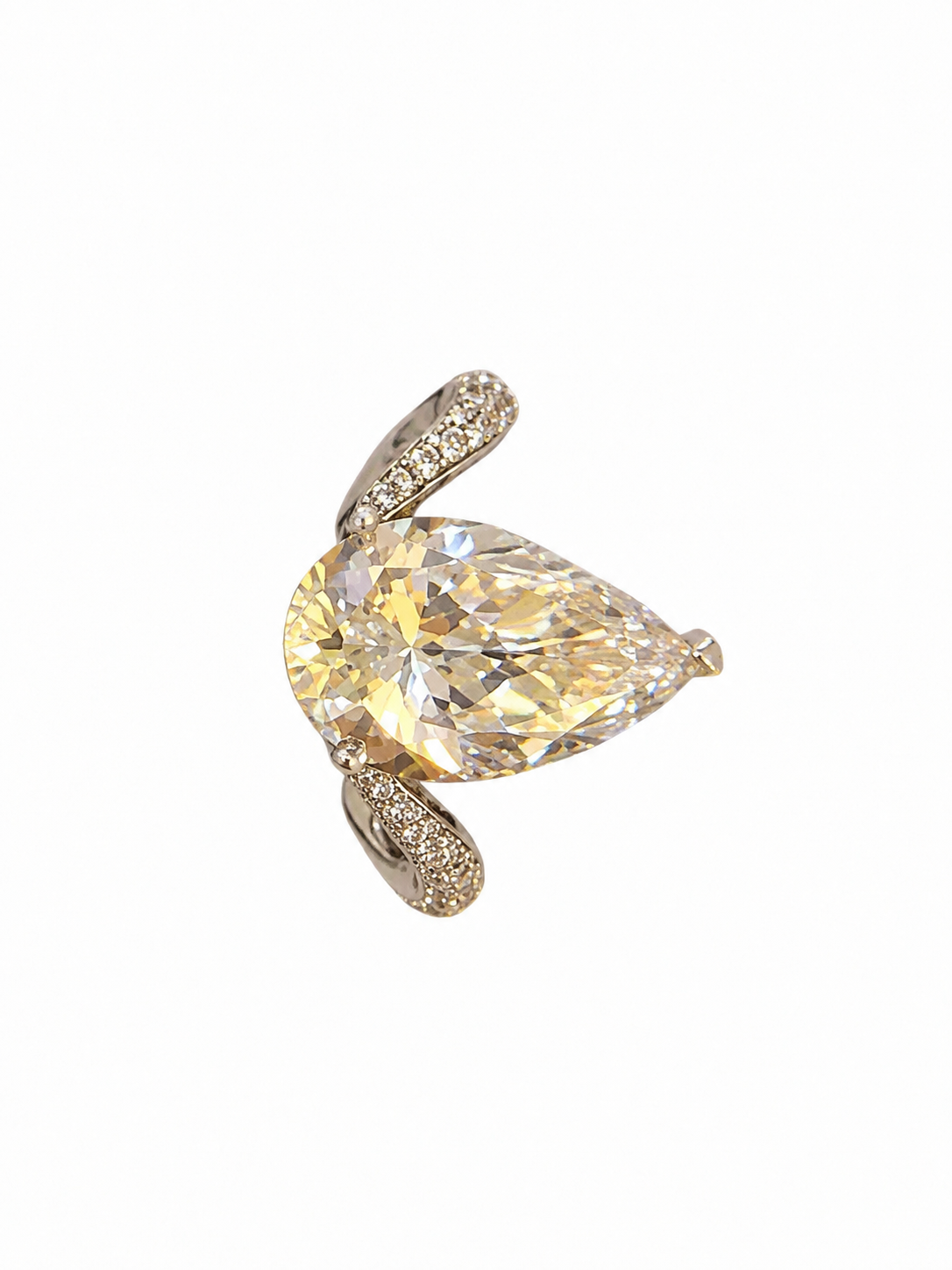 Anillo Solitario Pera Moissanita