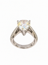 Anillo Solitario Pera Moissanita